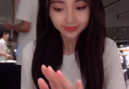 伤心的小姐姐的图片,伤心小姐姐的深情演绎